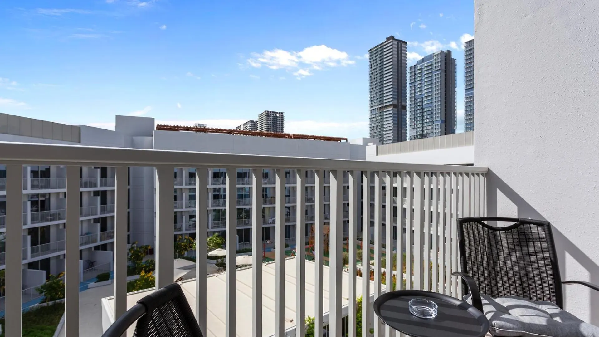 Perfect Getaway Modern Studio In Luma 22 - Jvc Dubai Apartment